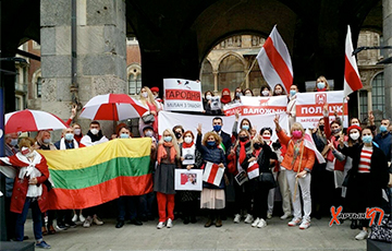Итальянские политики поддержали акцию солидарности с Беларусью в Милане