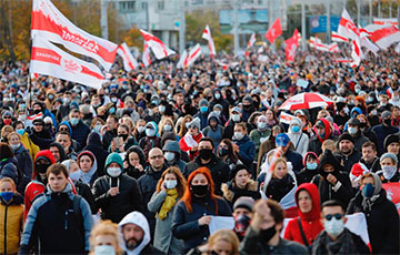 «Мы здесь и мы продолжаем выходить!»