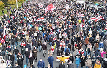 По всему Минску маршируют колонны протестующих