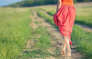 Ученые пояснили, почему полезно ходить босиком