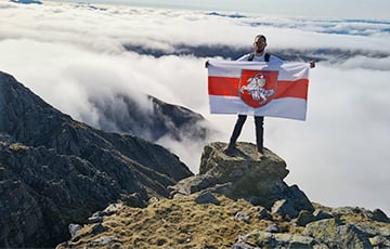 Belarusian Hoists White-Red-White Flag On Great Britain’s Highest Point