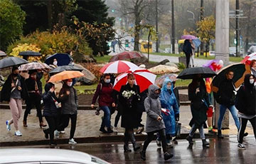 В Минске начался традиционный субботний Женский марш