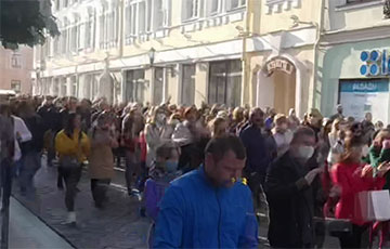 «Гэта наш горад»: сотні жыхароў Гародні выйшлі на пратэст