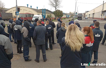 Employees of Minsk Automobile Plant Start a Strike
