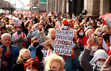 Видеофакт: Потрясающая атмосфера на марше бастующих пенсионеров и студентов в Минске
