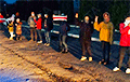 Жители Ракова вышли на улицу поддержать бастующих рабочих