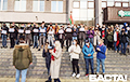 Студенты БГУИР выстроились в цепь солидарности возле вуза