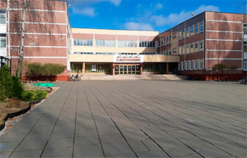Protesting School Students At Minsk Gymnasium Give Harsh Reply To Vice- Principal