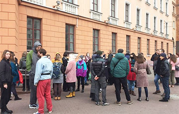 Students and Graduates of BSAA Called the Rector "on the Carpet"