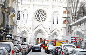 Теракт в Ницце: злоумышленник с ножом атаковал людей возле церкви