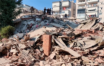 Мощное землетрясение сотрясло Турцию и Грецию