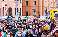 Жаночы марш салідарнасці са страйкоўцамі: яркі фотарэпартаж
