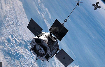 США запустят на орбиту три разведывательных спутника
