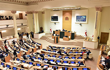 У парламент Грузіі пройдуць сем партый і два блокі