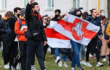 Belarusian Students Urged to Continue Protests