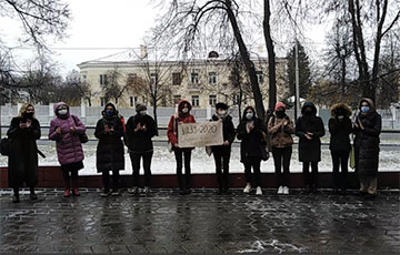 Студенты МГЛУ вышли на акцию протеста