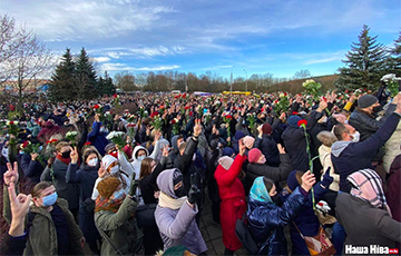 Sign Appeared In The Sky During Farewell To Raman Bandarenka In Minsk