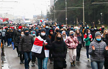 Десятки тысяч белорусов вышли на воскресный Марш по всей стране