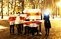 «Держаться вместе до победы!»: минская Грушевка вышла на акцию