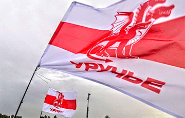 Жители Уручья вышли на вечерний марш