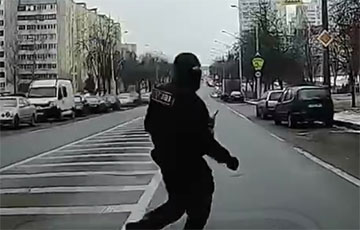Забег дня: протестующий оказался быстрее омоновца