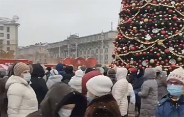 Попал он в полк случайно на марше ответы