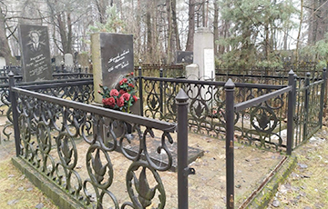 Unknown Desecrate Jewish Cemetery In Babruisk