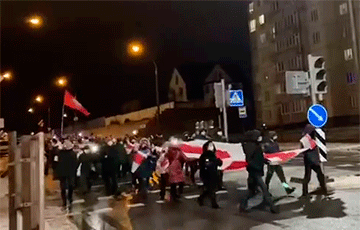 На улице Маршала Лосика состоялся массовый марш