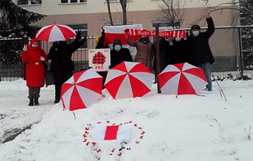 Pensioners From Hrodna Stand for Free Belarus
