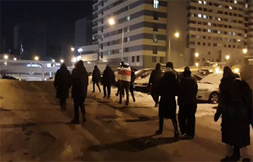 Liabiazhy Residents Came Out For Victory March Around Their District