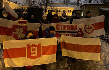 A Powerful Protest of the Belarusian Diaspora Took Place in St. Petersburg