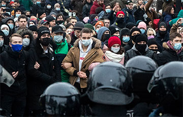 Глава штабов Навального оценил число участников протестов по всей России в 250−300 тысяч человек