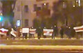 На проспекте Жукова минчане выстроились в цепь солидарности