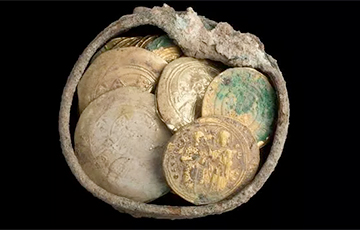 Ученые обнаружили тайник с древними монетами и золотом, потерянный во времена крестоносцев