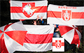 Жители Молодечно вышли на акцию с огромным БЧБ-флагом