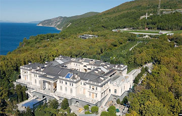 Прокремлевское издание опубликовало кадры голых стен из «дворца Путина» в Геленджике