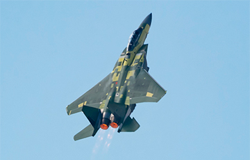 Найноўшы амерыканскі знішчальнік F-15EX Eagle здзейсніў першы палёт