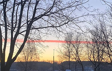 Photo Fact: Huge "White-Red-White Flag" Appeared In The Sky Over Minsk