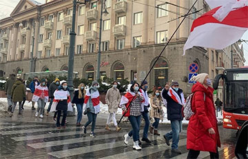 Беларусы Літвы выйшлі на традыцыйны нядзельны марш