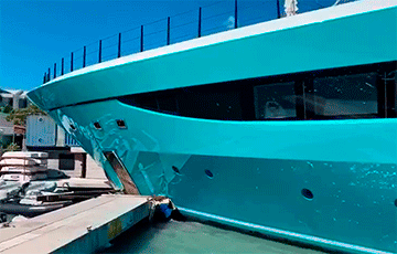 77-метровая яхта ўрэзалася ў прычал у Карыбскім моры