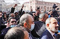 В Армении Совбез призвал президента уволить главу Генштаба