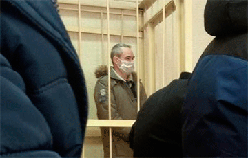 Vitsebsk Political Prisoner Malakhouski, Suffering From Cancer, Chained Up