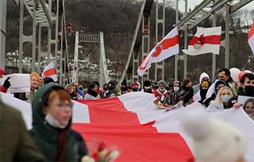 Белорусы Киева вышли на Марш в поддержку протестующих соотечественников