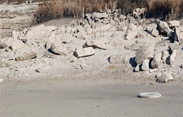 Акупанты ў Крыме ператварылі Інкерманскае возера ў «голае каменнае дно»