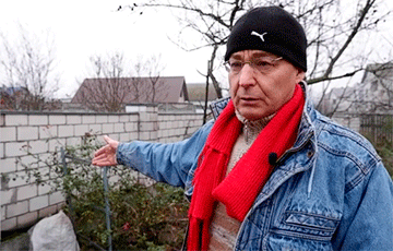 В Гомеле пенсионер МВД отстоял свой бело-красно-белый забор