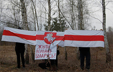 Партизаны Солигорска вышли на акцию и предупредили хунту
