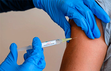В Польше полностью вакцинировано почти 19,8 миллионов человек