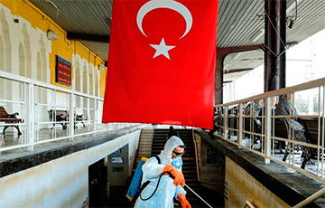 Турцыя на тры дні ўводзіць кругласутачную каменданцкую гадзіну