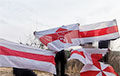 От Гродно до Хойников: белорусы вышли на акции с национальными флагами