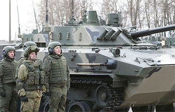 Россия перебросила псковских десантников на север Крыма